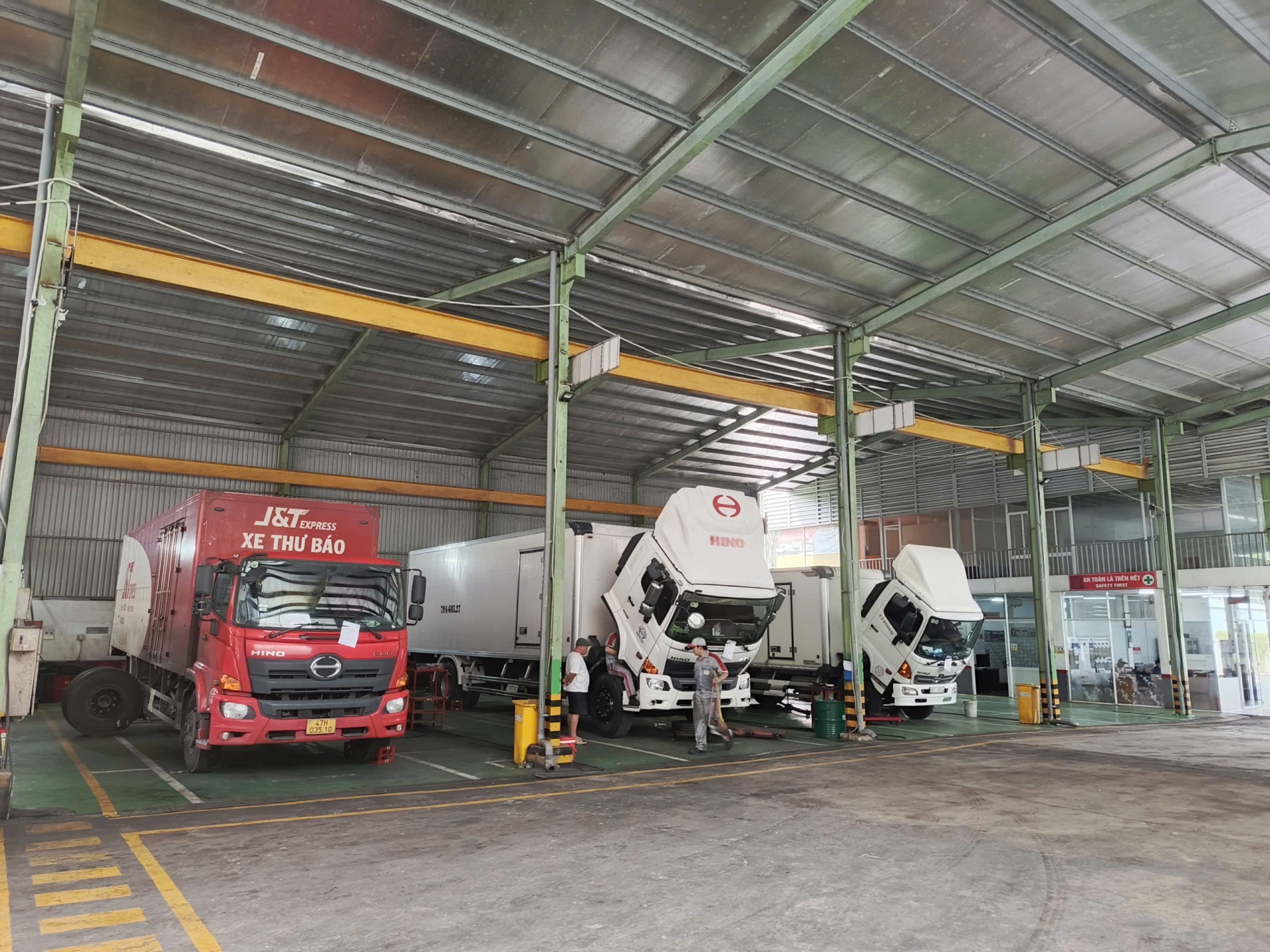 Xưởng dịch vụ Trường Vinh Hino cung cấp đầy đủ dịch vụ từ A đến Z